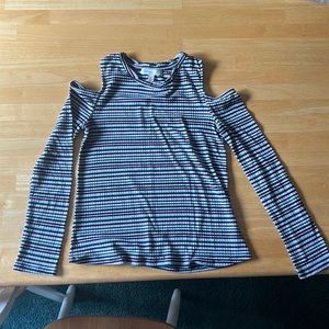 youth m, open shoulder, striped long sleeve